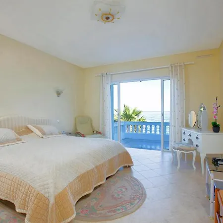 Villa Saint-aygulf Sleeps 12 Pool Air Con Wifi *