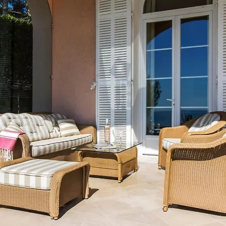 Saint-aygulf Sleeps 12 Pool Air Con Wifi Villa